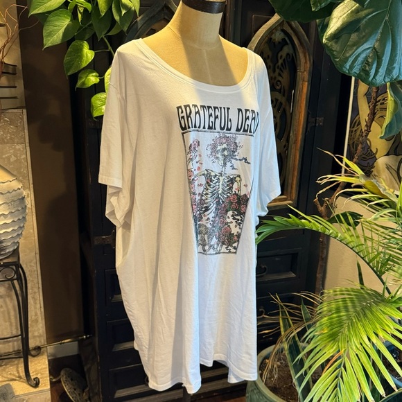 Torrid Grateful Dead White Spring Tour 1992 plus size 6X graphic tshirt - Picture 12 of 16